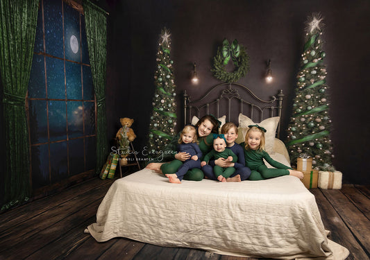 Joyful Winter's Eve - Room