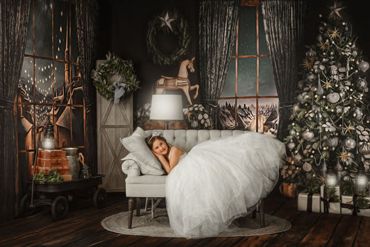 Moody Festivity - Room