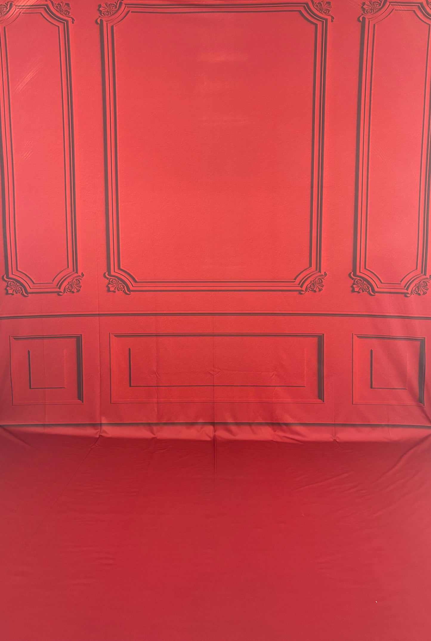 RTS Classic Red Wainscoting Wall - 9x15' Sweep Wrinkle-Free Fabric - Folds/Light Spots - 60% Off