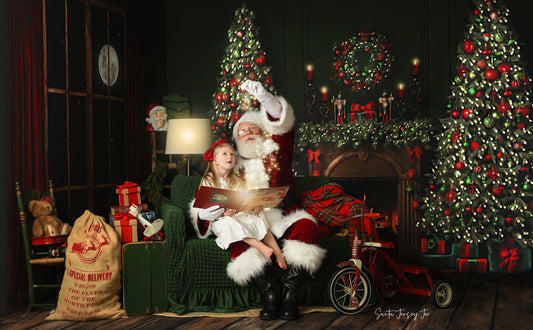 Red & Green Christmas Mantle - Room