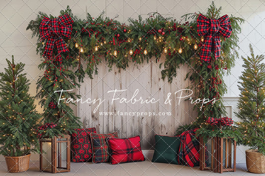 Classic Christmas Garland Wall - With Sweep Option