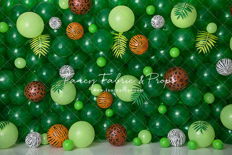 Afternoon Safari Balloon Wall