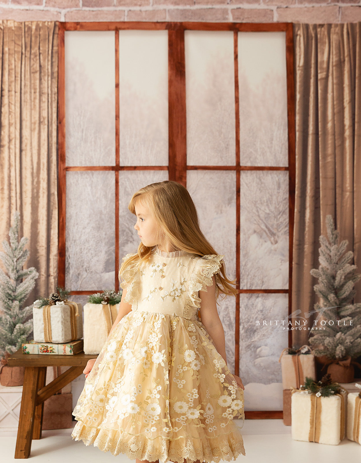 Classy Lofthouse Mantle 2pc Room