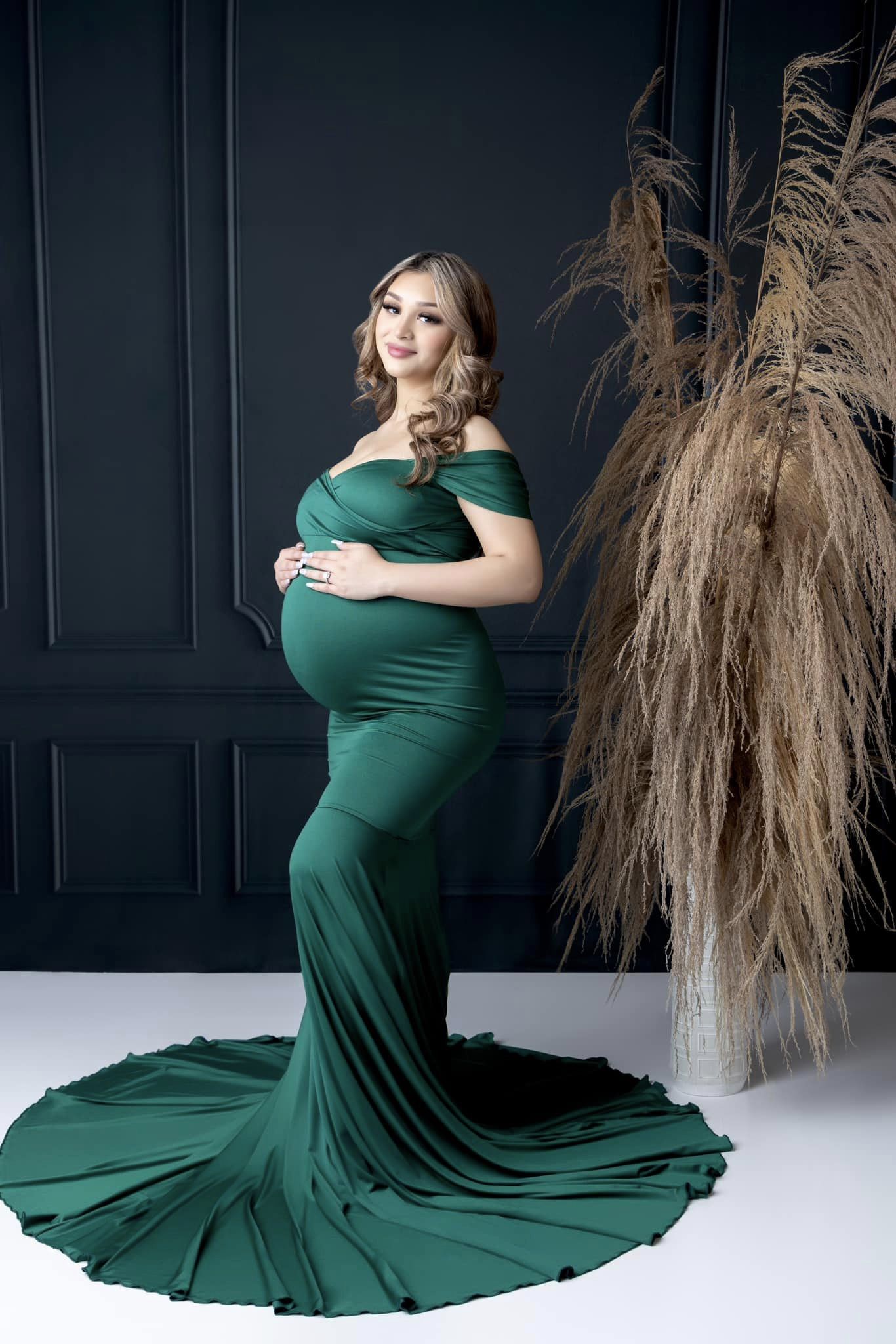 Simple Matte Black Wall