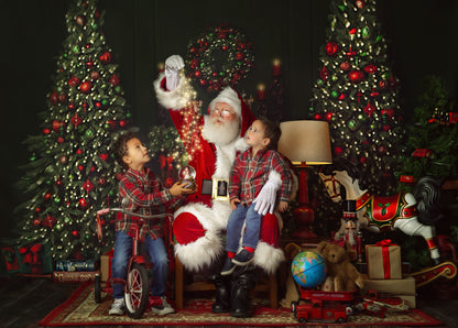 Red & Green Christmas Mantle