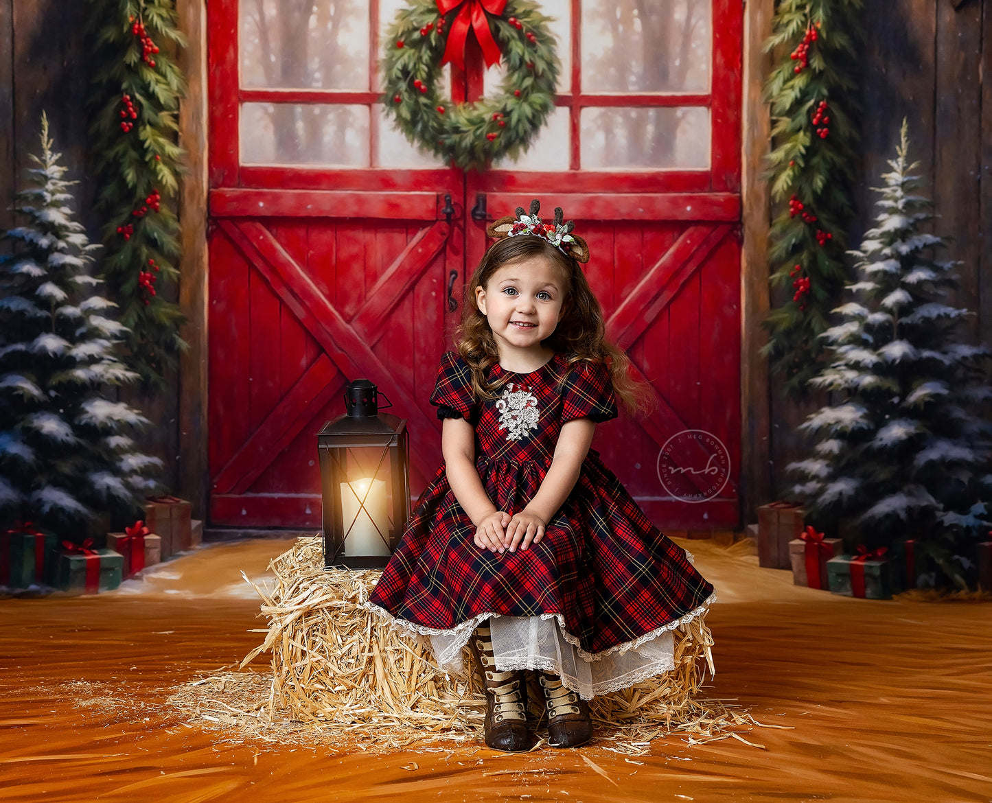 Christmas At The Red Barn - Straw Floor - Room