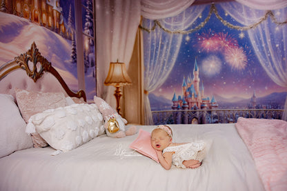 Holiday Fairytale Retreat - White Room