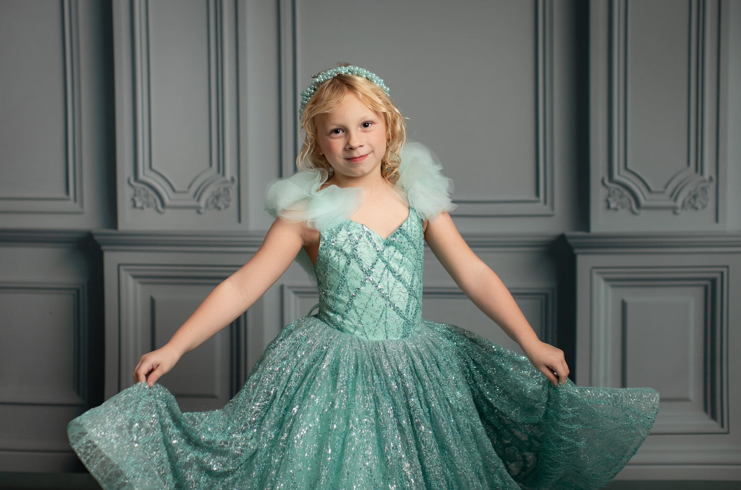 Classic Mint Victorian Wall - With Sweep Option