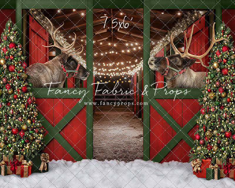 Santa's Jolly Reindeer Stable - With Reindeer