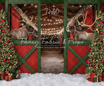 Santa's Jolly Reindeer Stable - With Reindeer