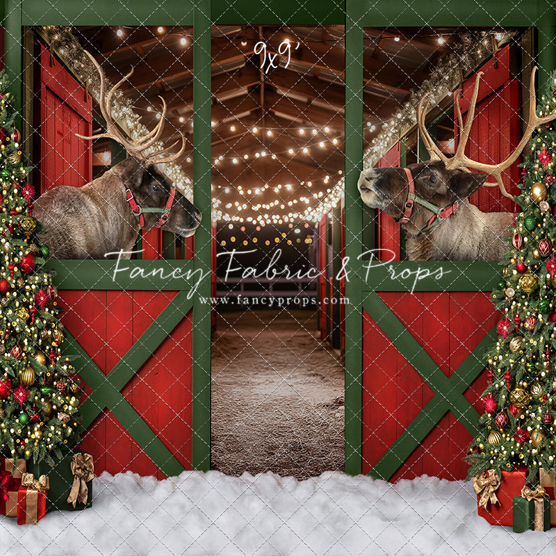 Santa's Jolly Reindeer Stable - With Reindeer