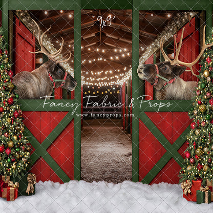 Santa's Jolly Reindeer Stable - With Reindeer