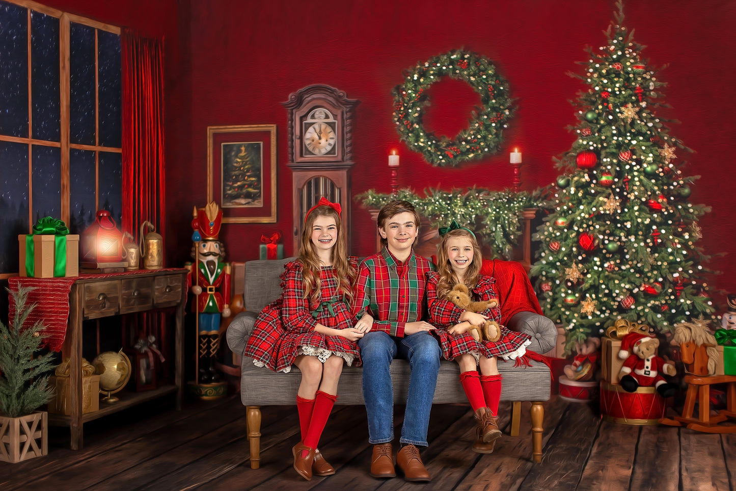 Santa's Merry Mantle