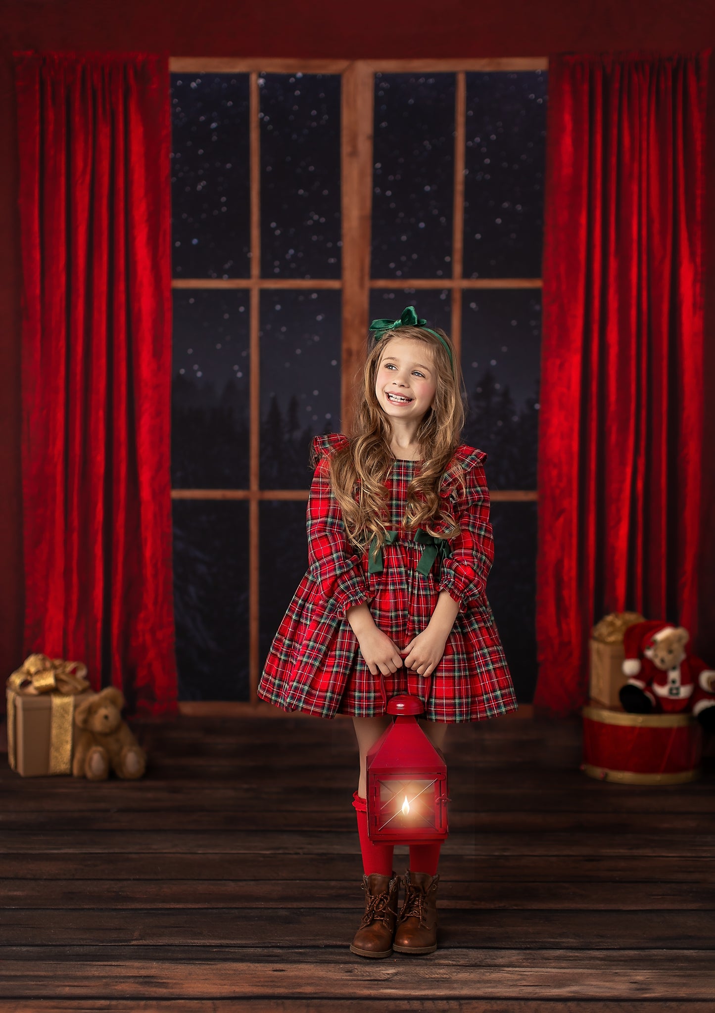 Santa's Merry Mantle - Room