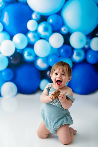 Bubble Blues Balloon Wall