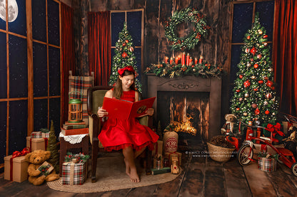 Classic Christmas Fireplace - Room