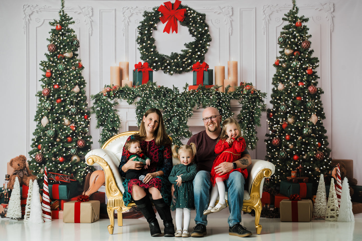Classic Christmas Mantle