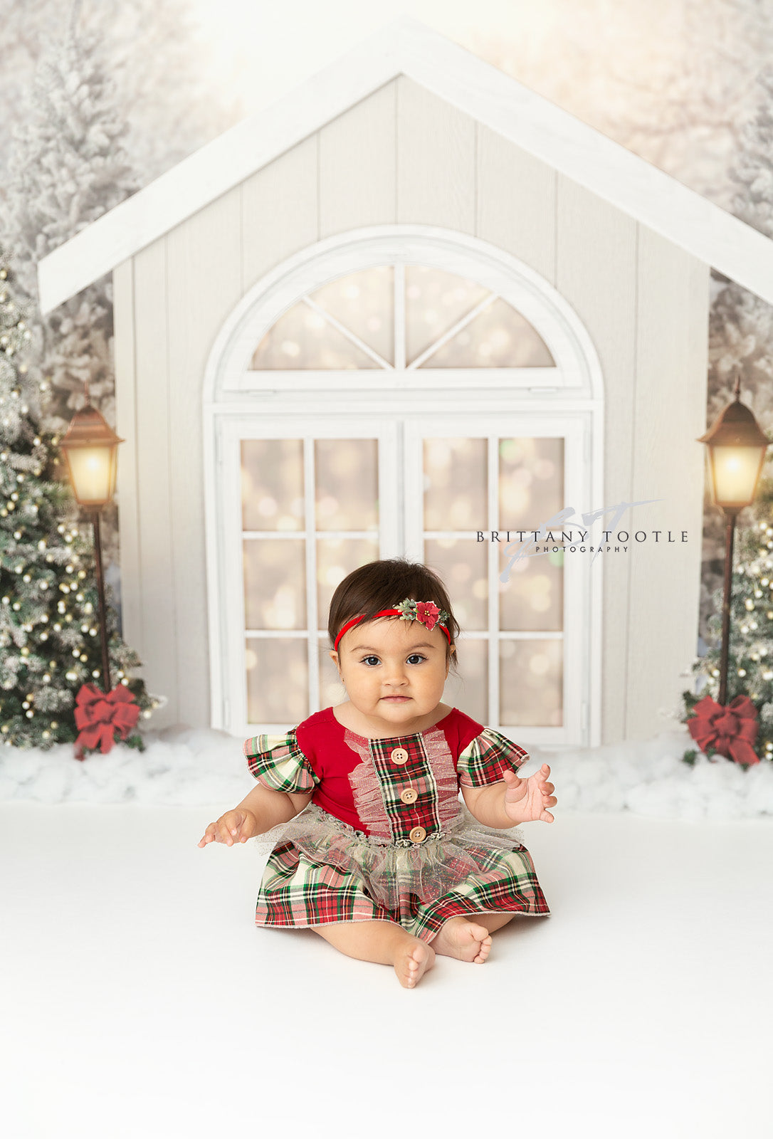 Classy Christmas Cottage 2pc Room