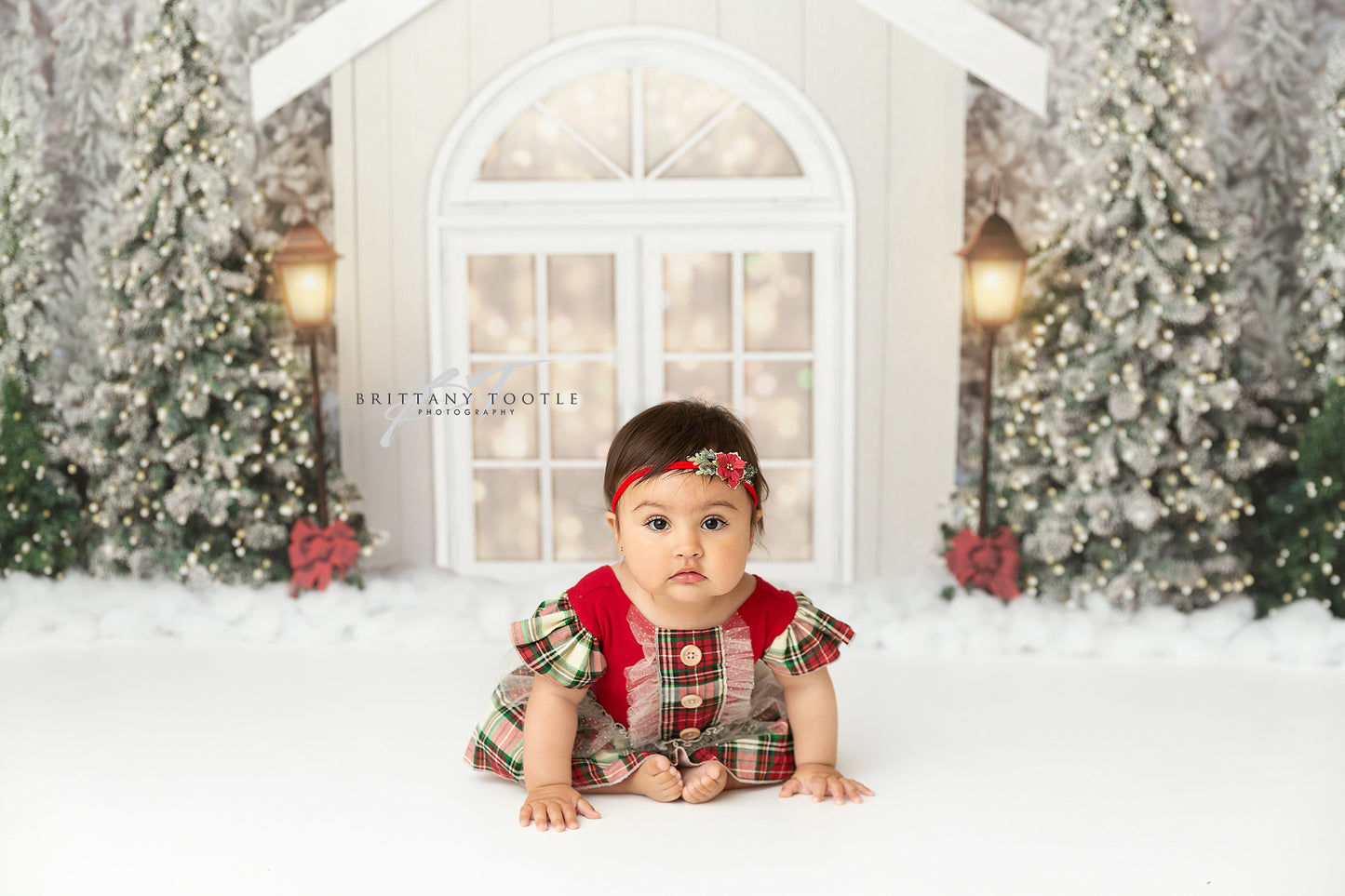 Classy Christmas Cottage 2pc Room