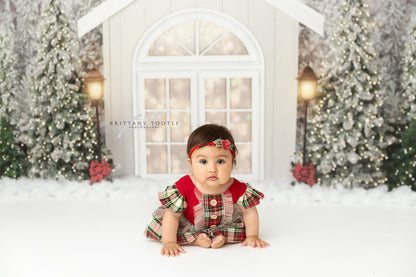 Classy Christmas Cottage 2pc Room