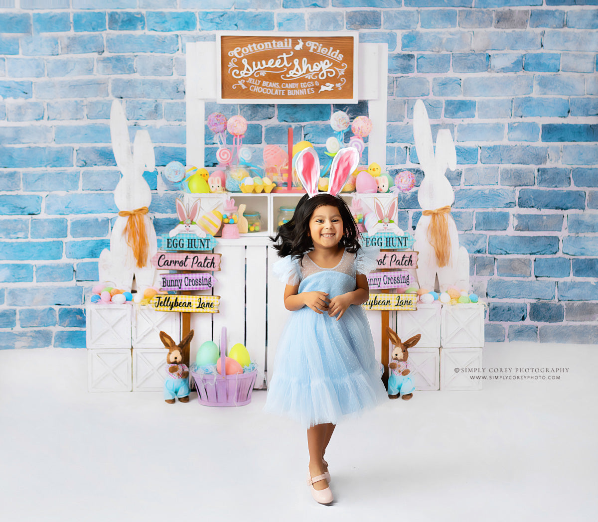 Cottontail Fields Candy Stand