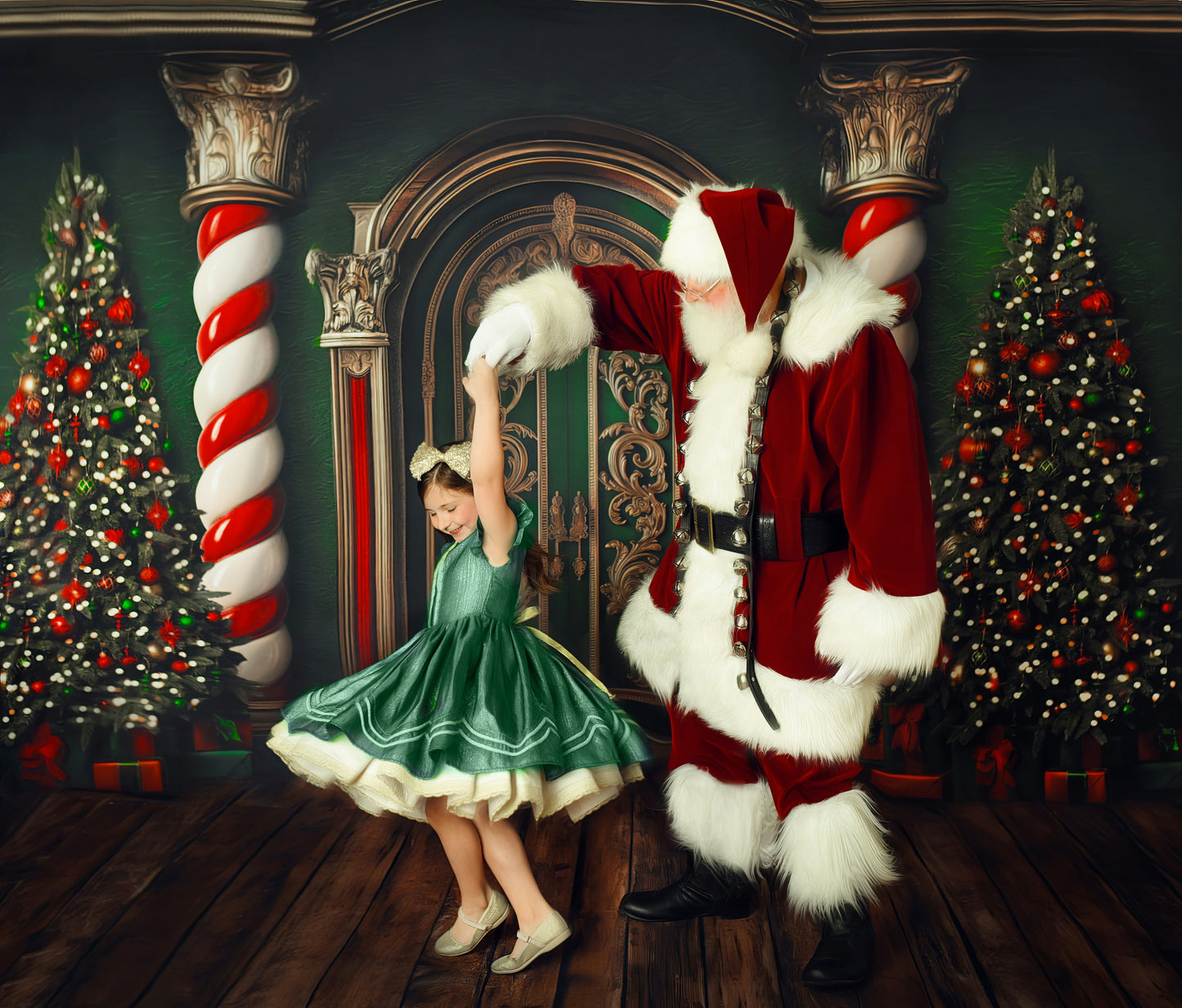 Saint Nick's Christmas Door - Room