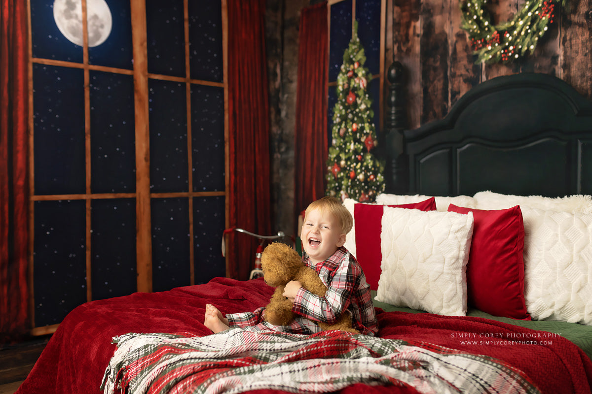 Dark Classic Headboard - Room