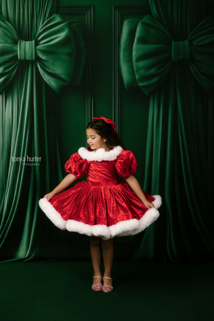 Emerald Bows - With Sweep Option