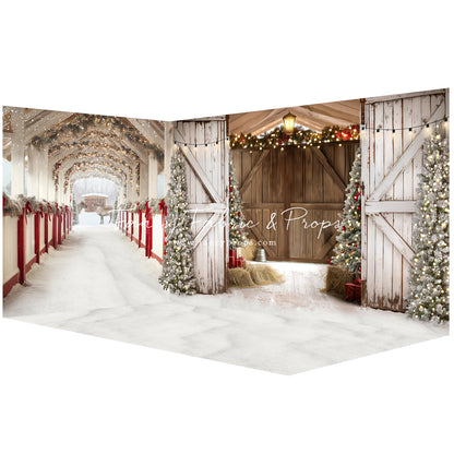 St Nick's Stable - No Reindeer On Main Wall - Room