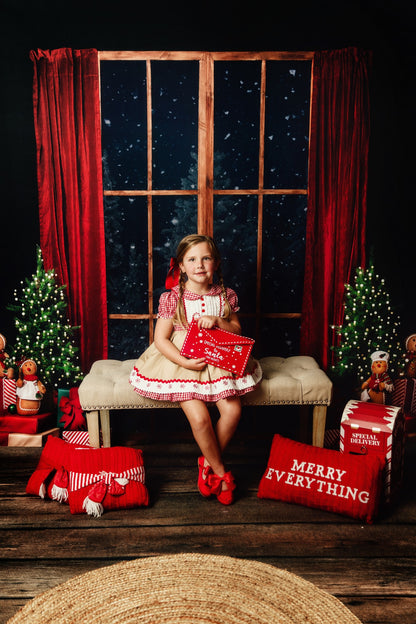 Gingerbread Mantle - Room