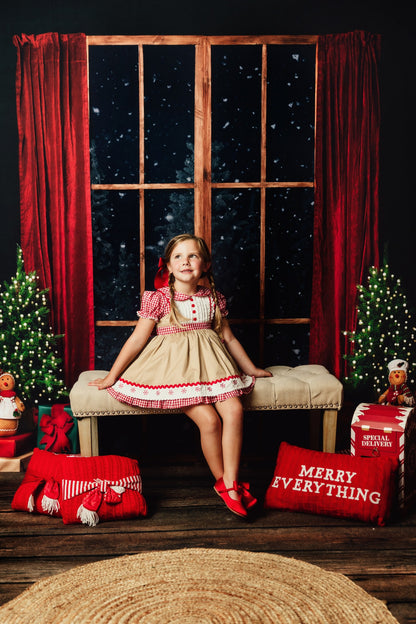 Gingerbread Mantle Window