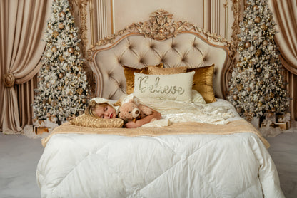 Gilded Christmas Chamber - Room