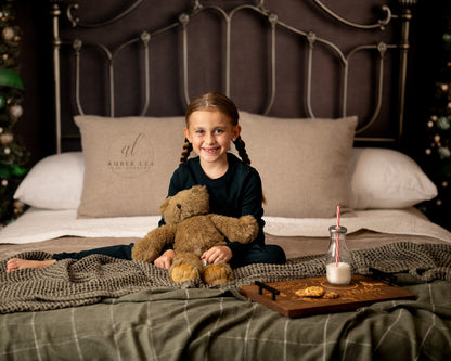 Joyful Winter's Eve - Room