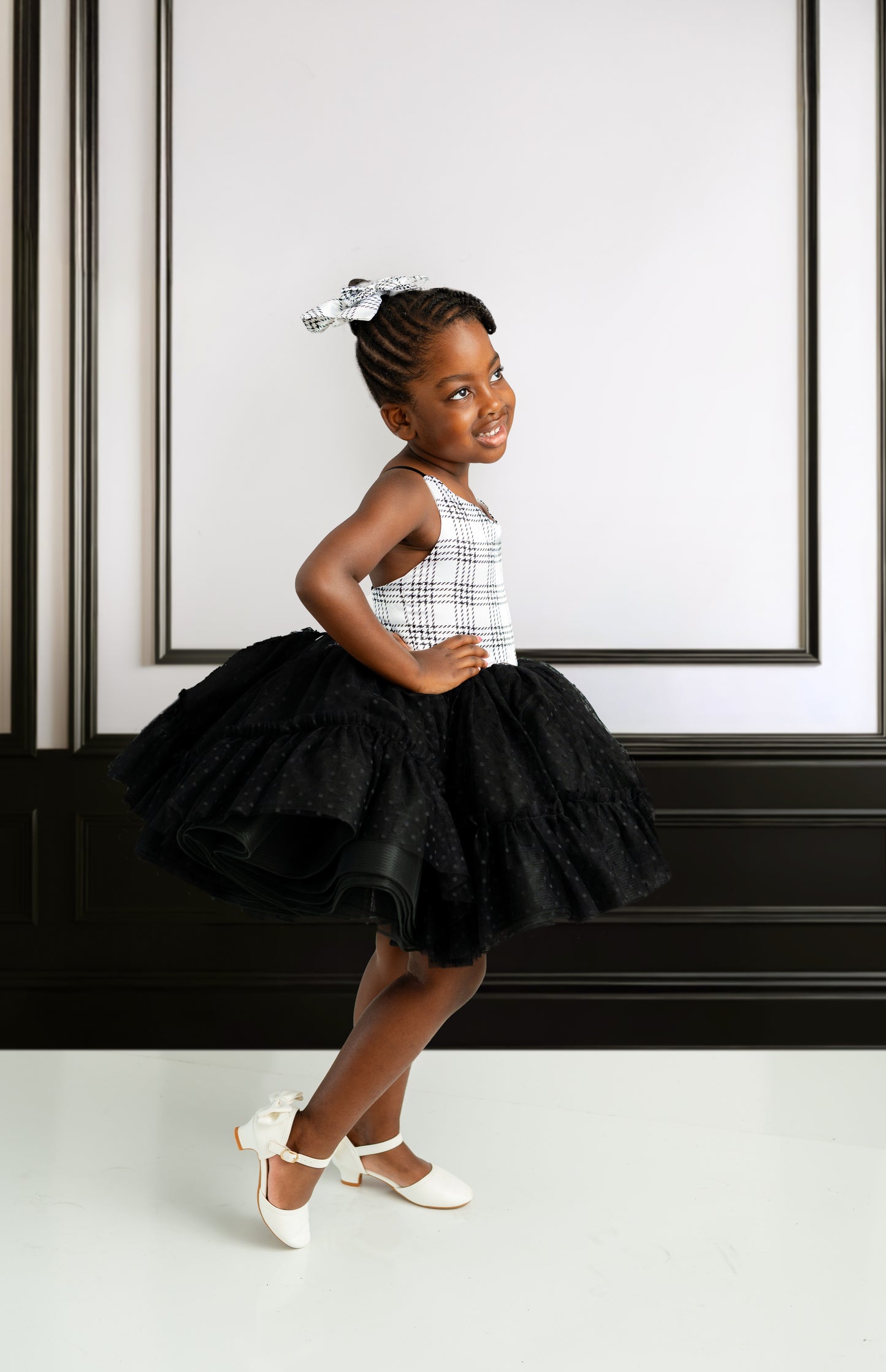 Classy Black & White Wainscoting - Black Floor - With Sweep Option