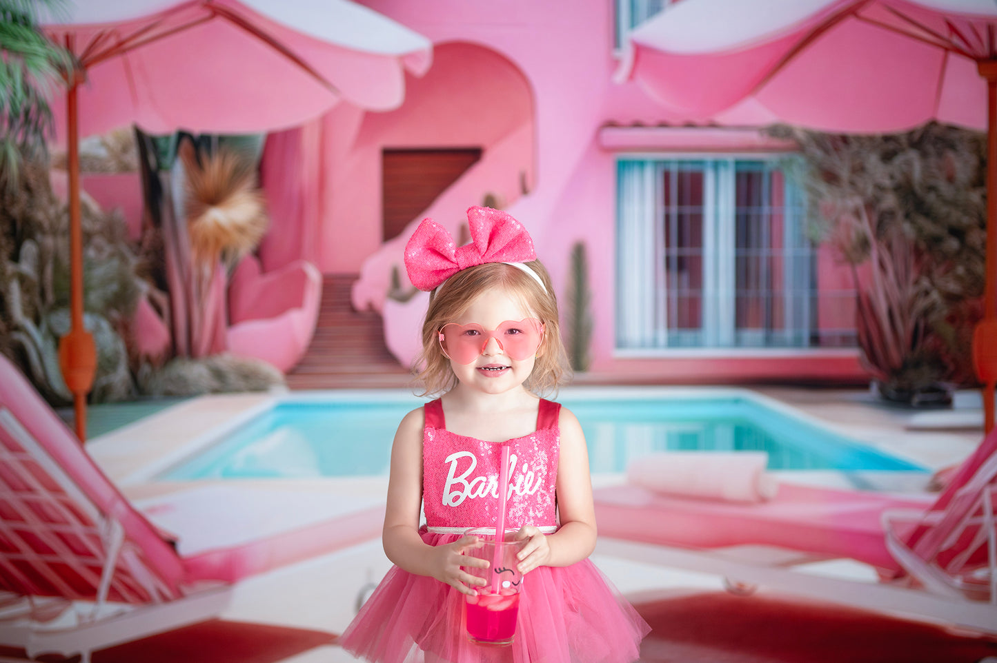 Barbie's Poolside Vacation - Grass Floor - With Sweep Option