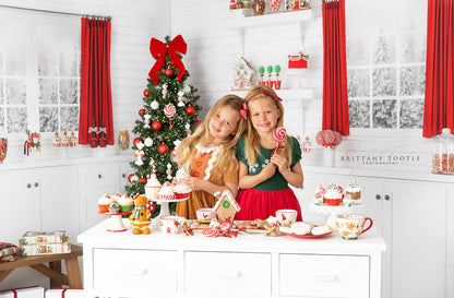 Mrs. Claus Sweet Kitchen 2pc Room