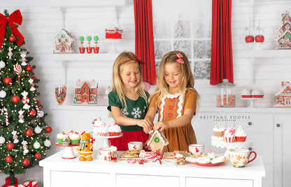 Mrs. Claus Sweet Kitchen 2pc Room