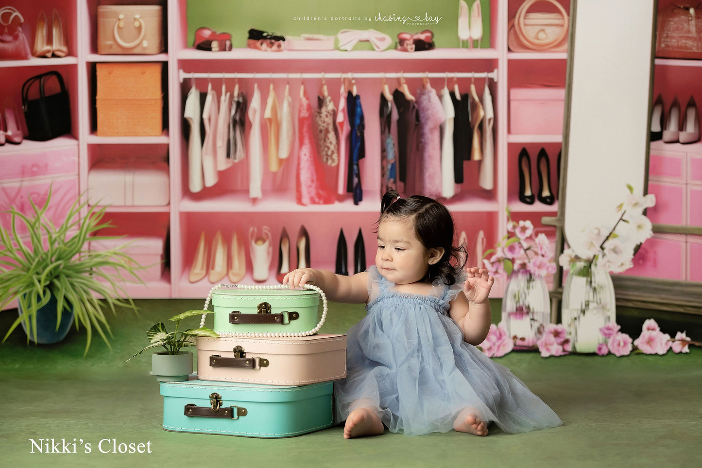 Nikki's Closet- Green Carpet