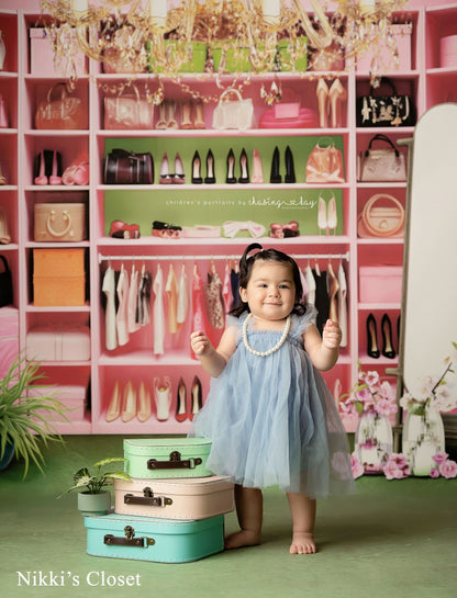 Nikki's Closet - Green Carpet - With Sweep Option