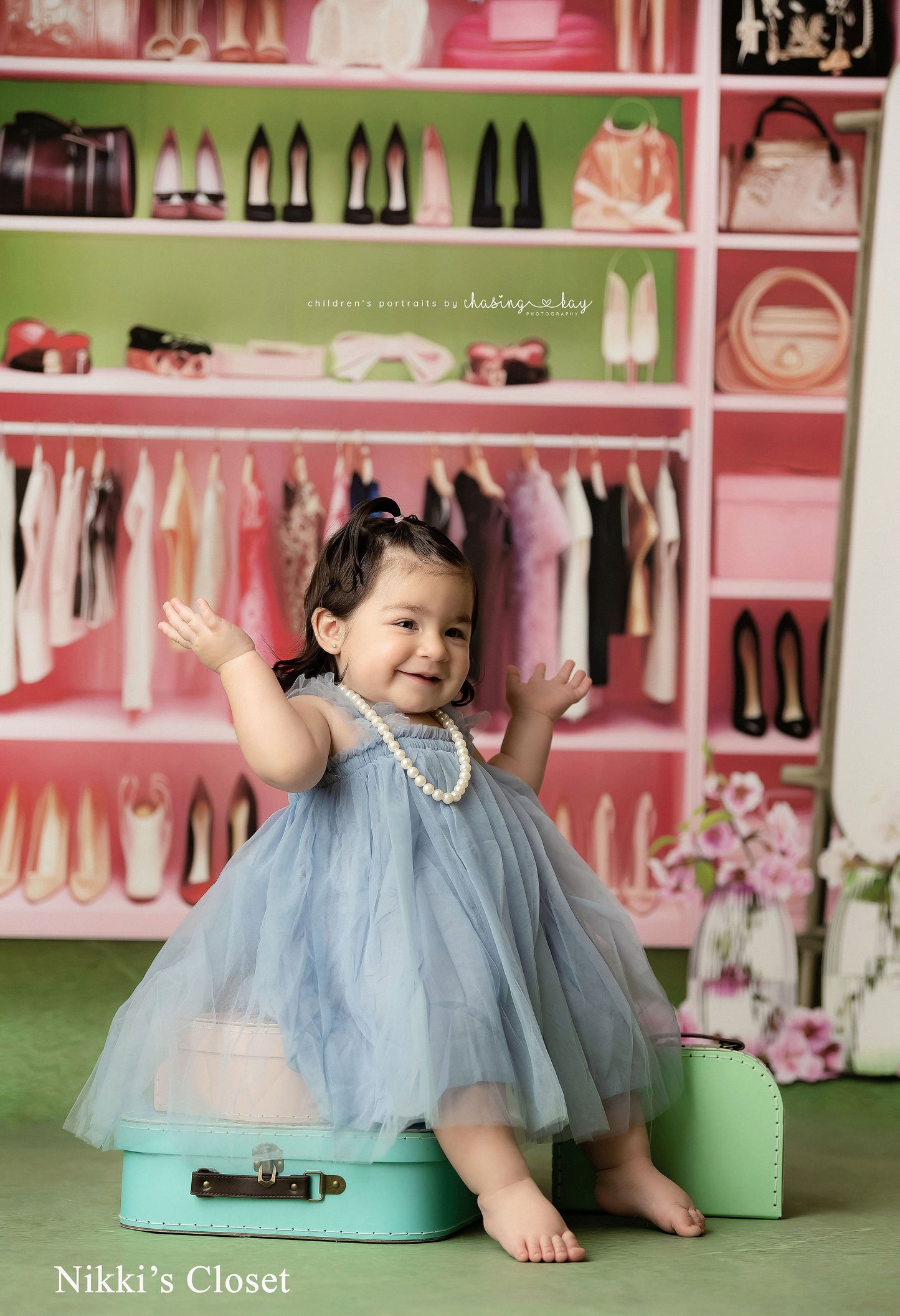 Nikki's Closet - Green Carpet - With Sweep Option