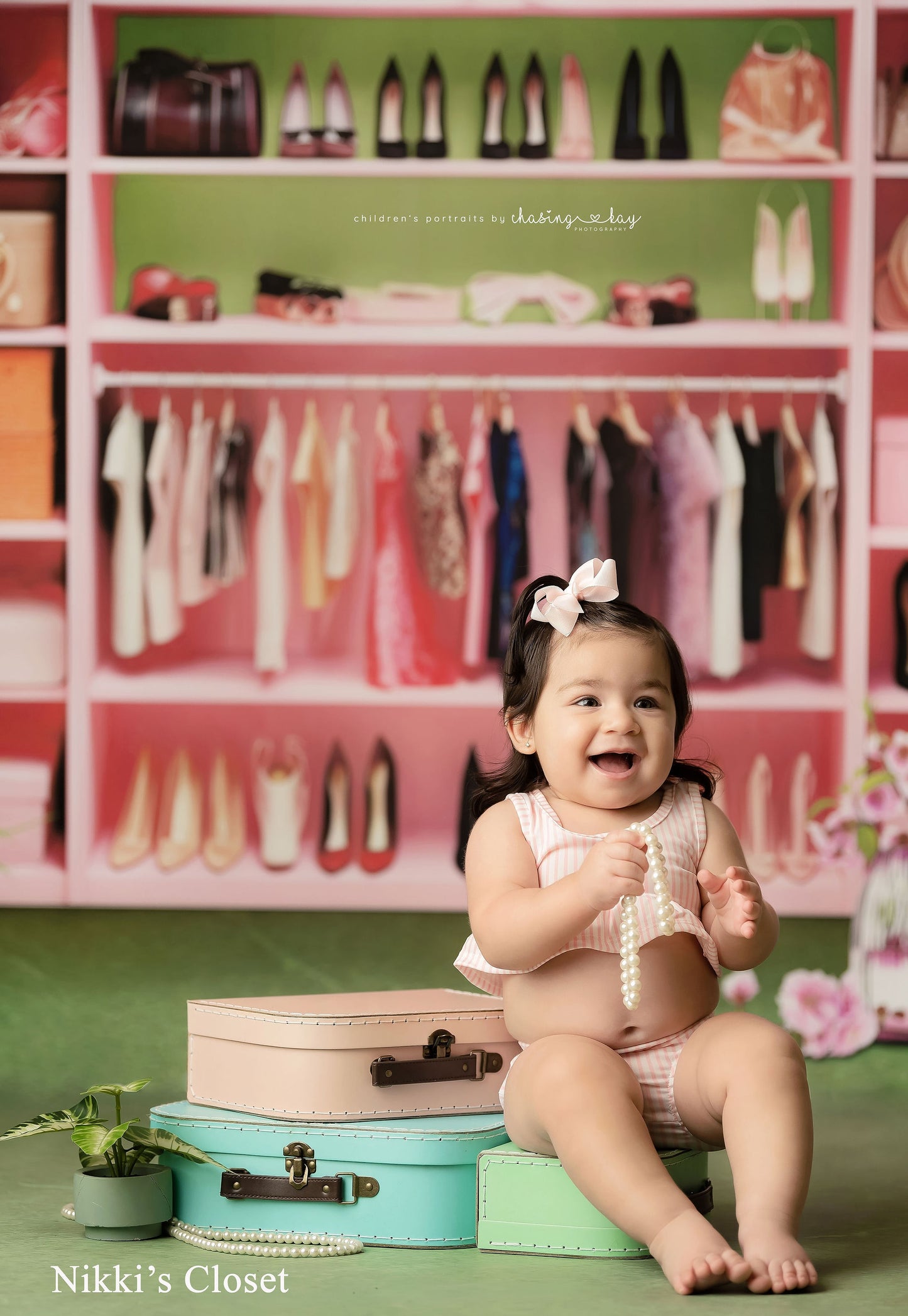 Nikki's Closet - Green Carpet - With Sweep Option