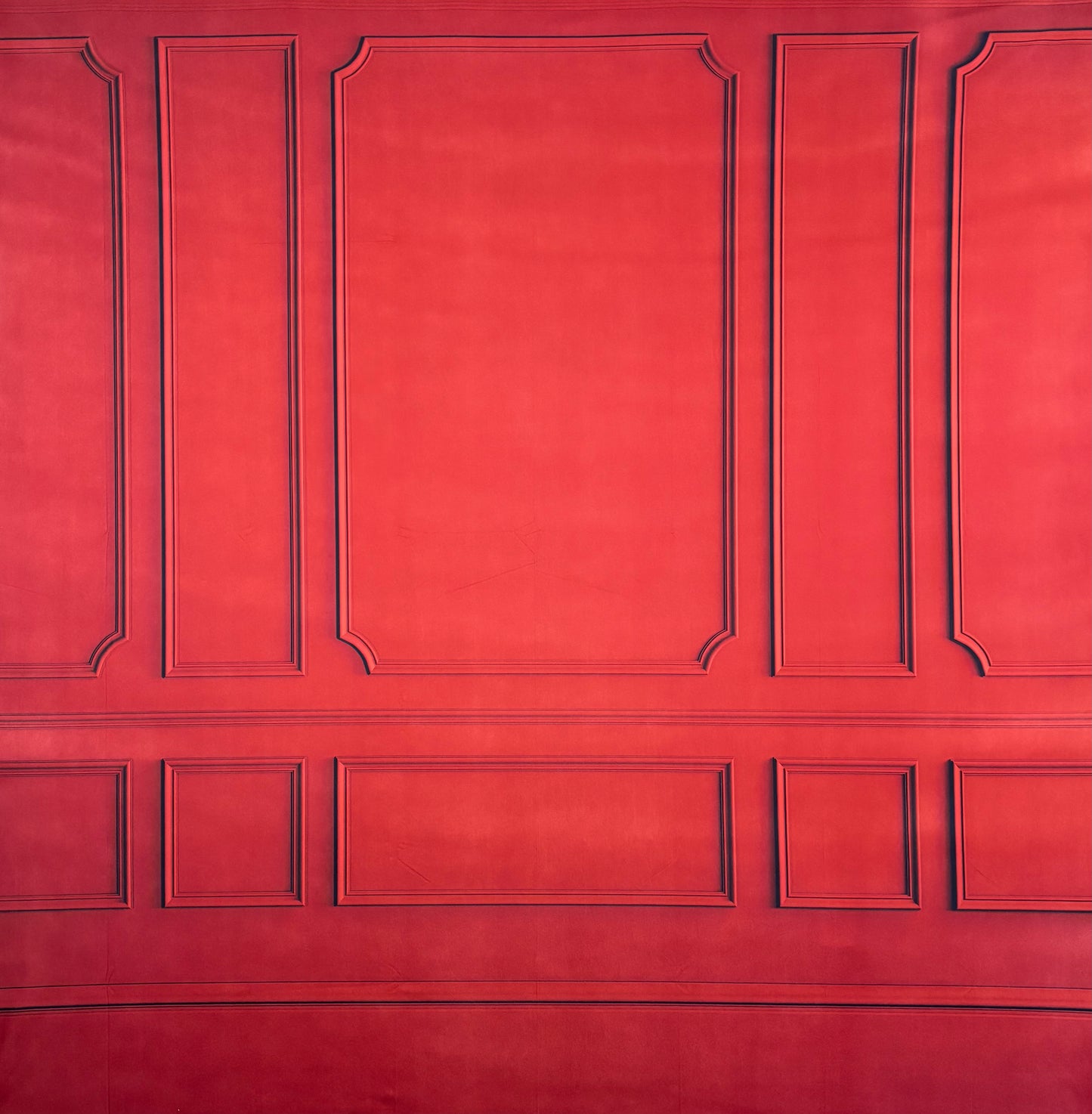 RTS Red Wainscoting Wall - 8x8' Wrinkle-Free - Banding - 60% Off