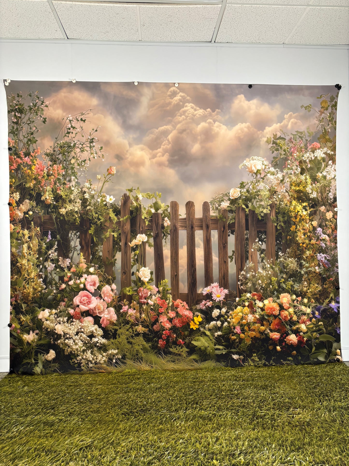 RTS Bloomside Meadow - 9x14' Wrinkle-Free Fabric - Dull Color - 60% Off