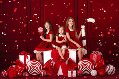 RTS Red Wainscoting Wall - 8x8' Wrinkle-Free - Banding - 60% Off