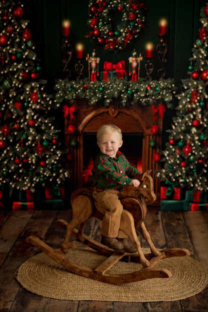 Red & Green Christmas Mantle