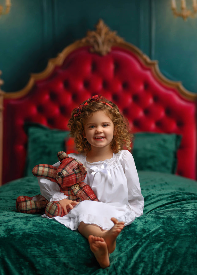 Royal Repose in Yuletide - With Sweep Option