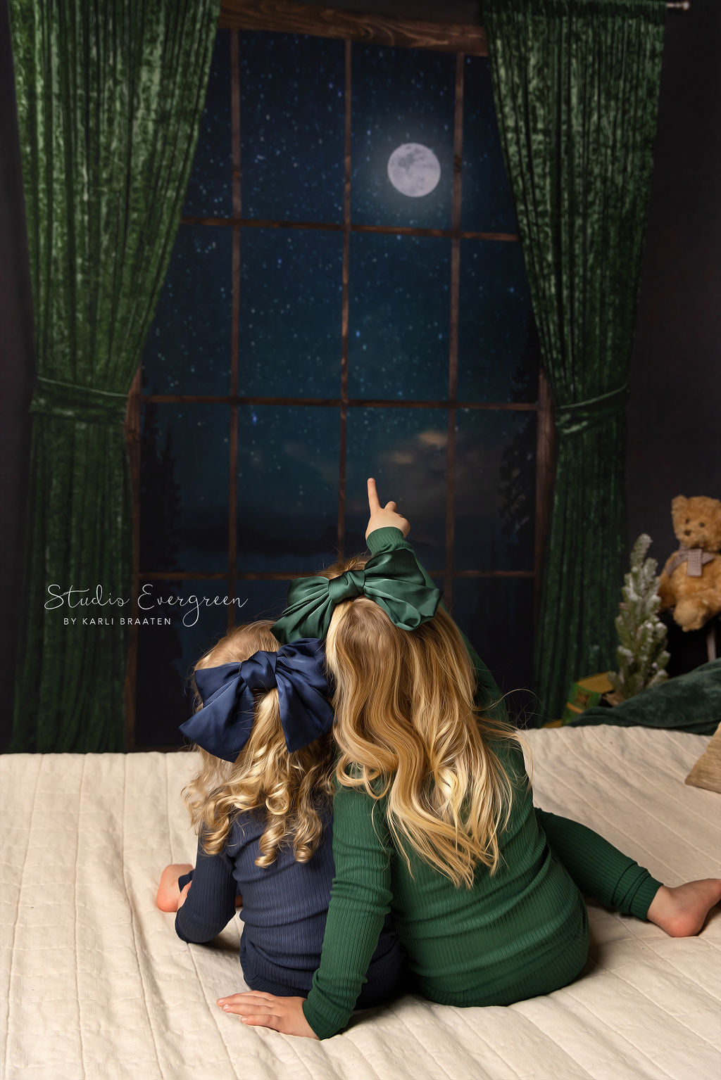 Joyful Winter's Eve - Room