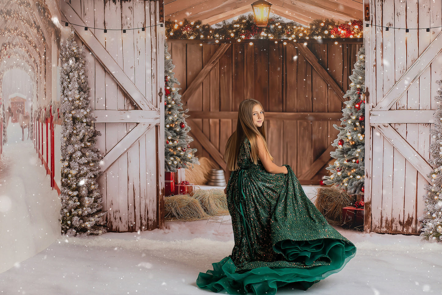 St Nick's Stable - No Reindeer - With Sweep Option