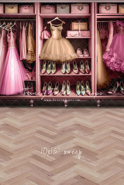 Barbie's Fabulous Wardrobe - Gold Dress Option - With Sweep Option