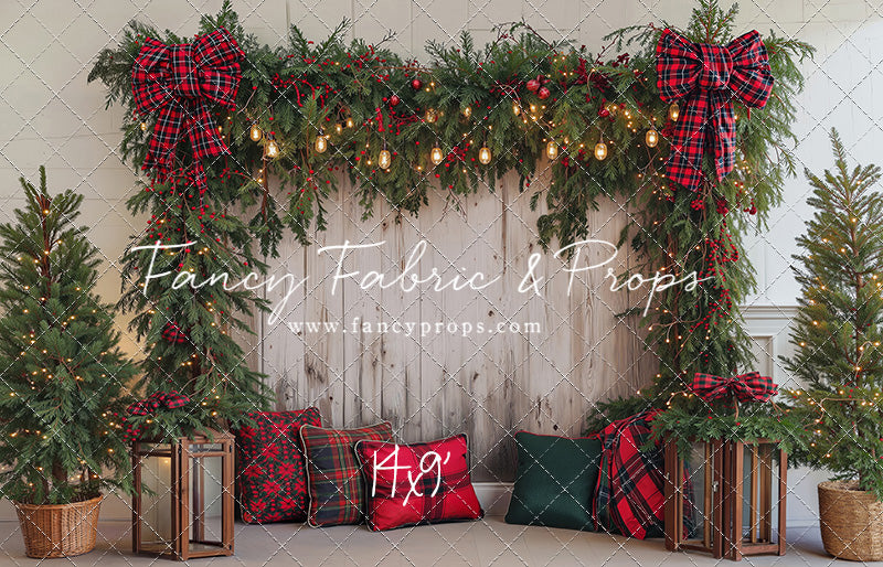 Classic Christmas Garland Wall - With Sweep Option
